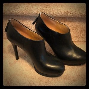 Nine West Leather Booties. 4” High Heel. Size 6.5 EUC